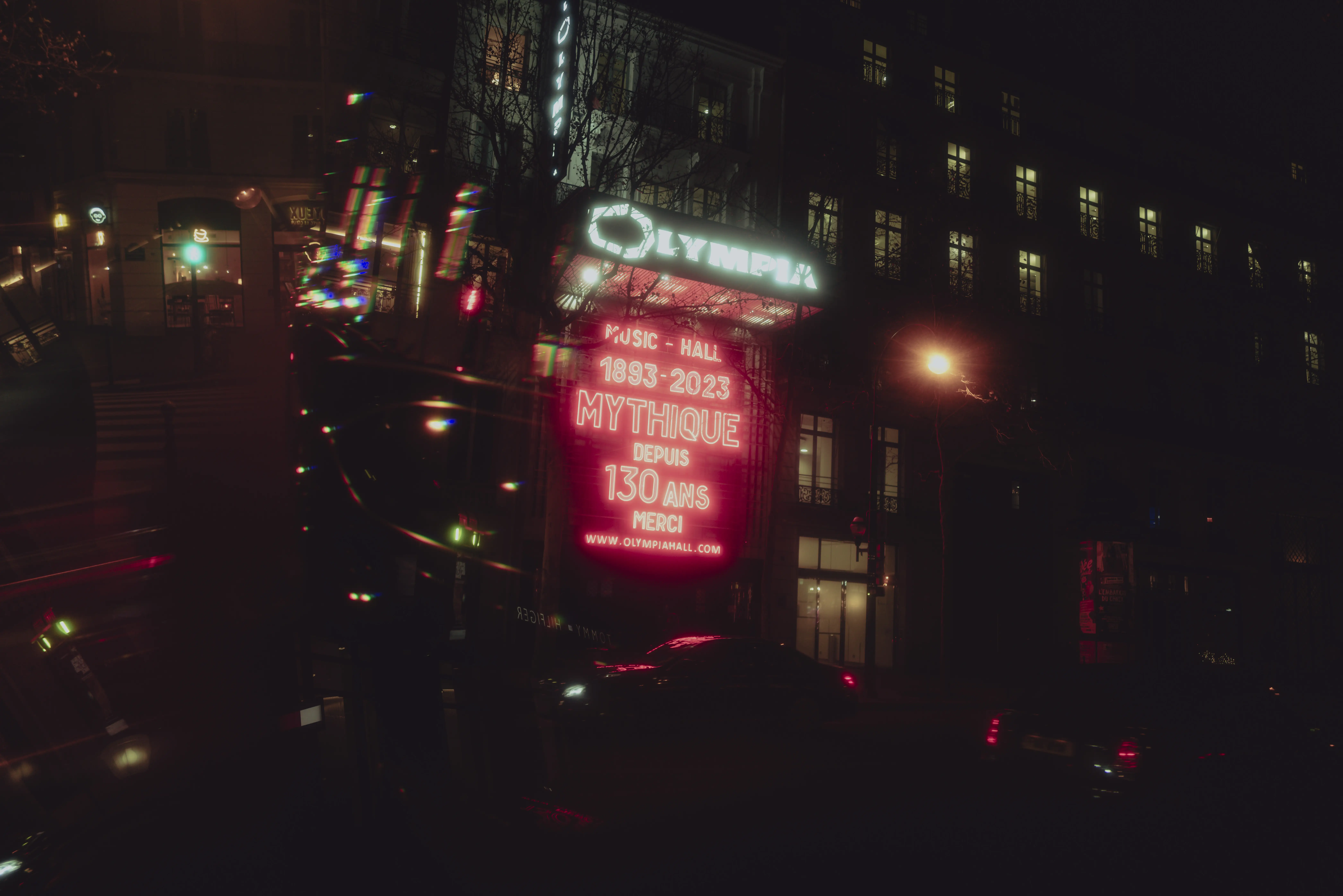 Neon Olympia 130 Ans42